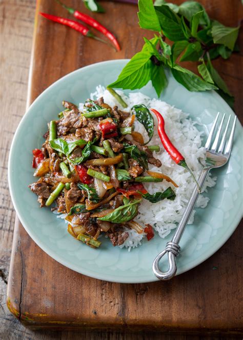 beeg thai|Authentic Thai Basil Beef Recipe (Pad Ga Prow).